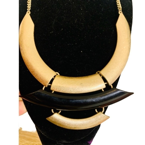 Jewelry - 💜 3/25 Gold Tone and Black Layered Fashion Statement Necklace